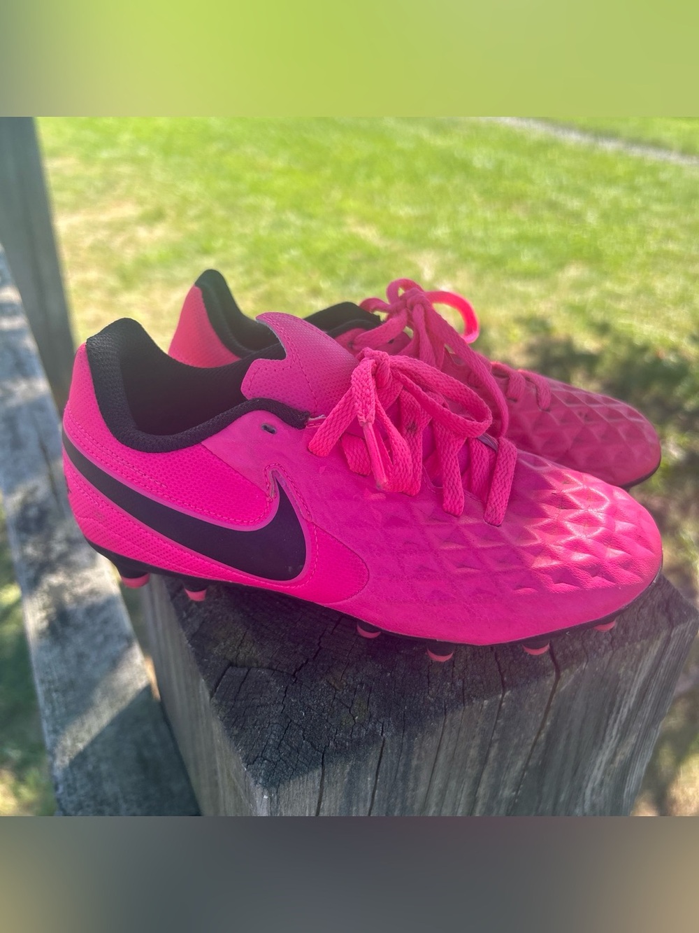 Nike Tempo Kids' Pink Soccer Cleats